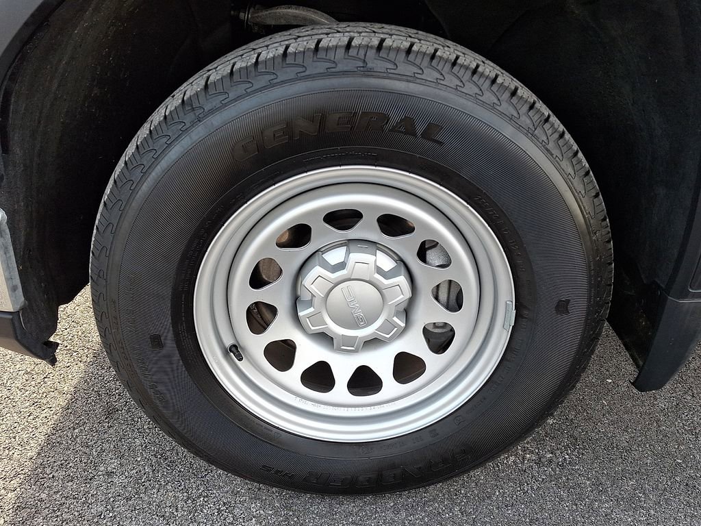 Used 2024 GMC Sierra 1500 Pro w/ Convenience Package image 9