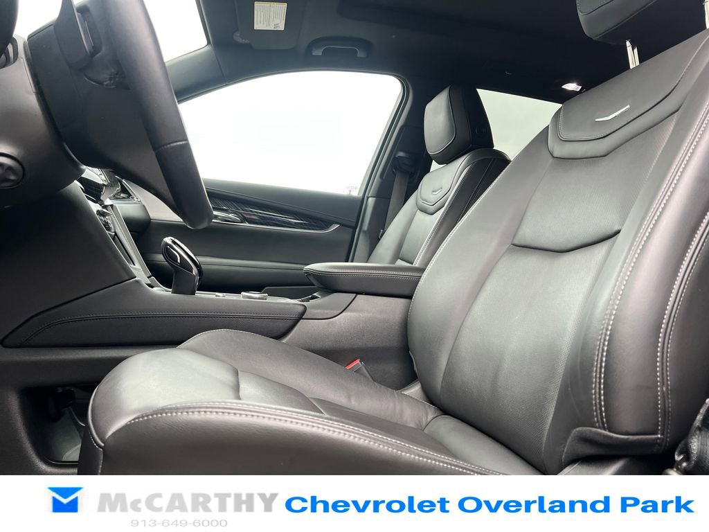 Used 2024 Cadillac XT6 Premium Luxury w/ Technology Package FWD image 10