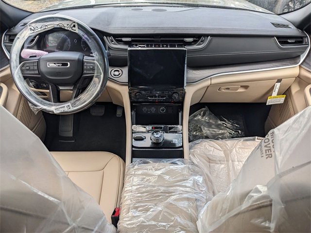 New 2025 Jeep Grand Cherokee L Limited image 15
