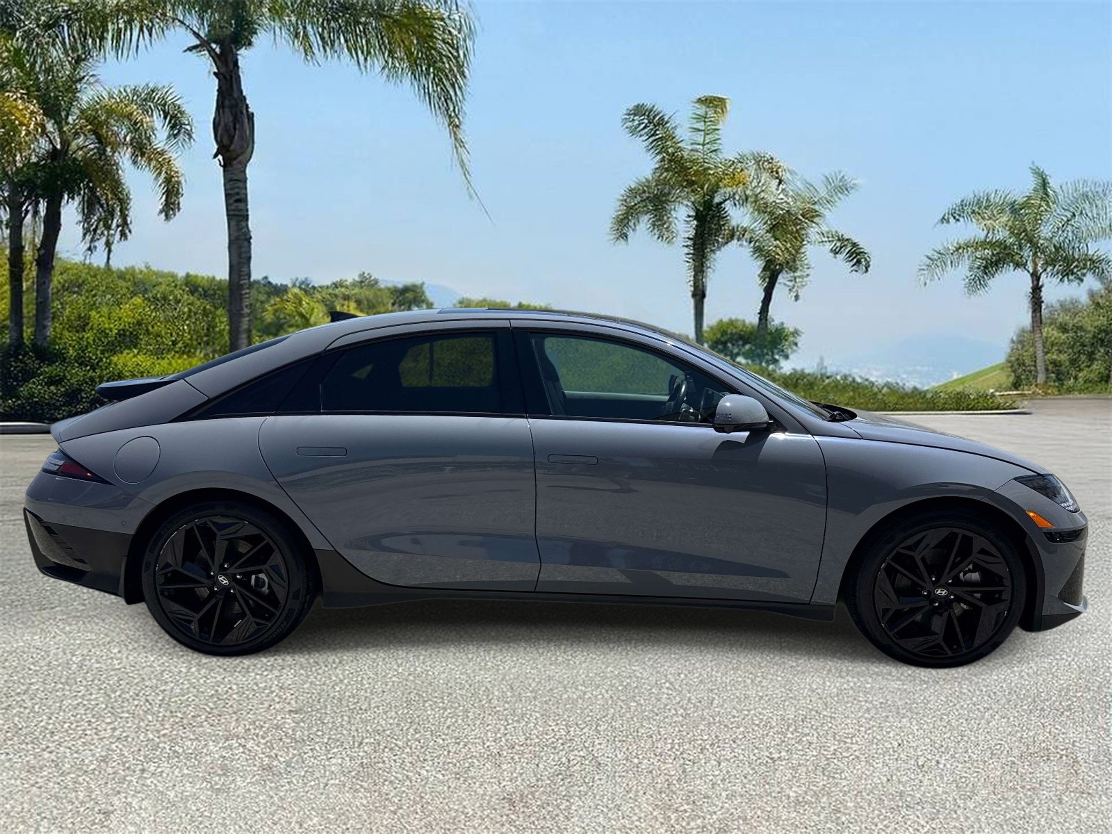 Used 2023 Hyundai Ioniq 6 Limited RWD image 2