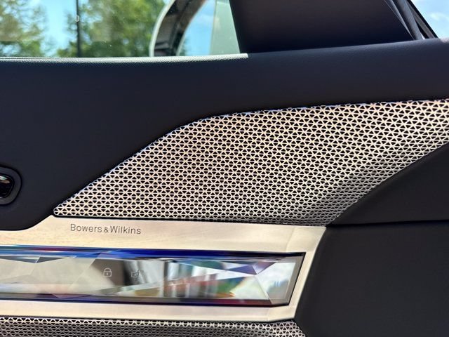 Certified 2025 BMW 740i xDrive AWD/4WD image 20