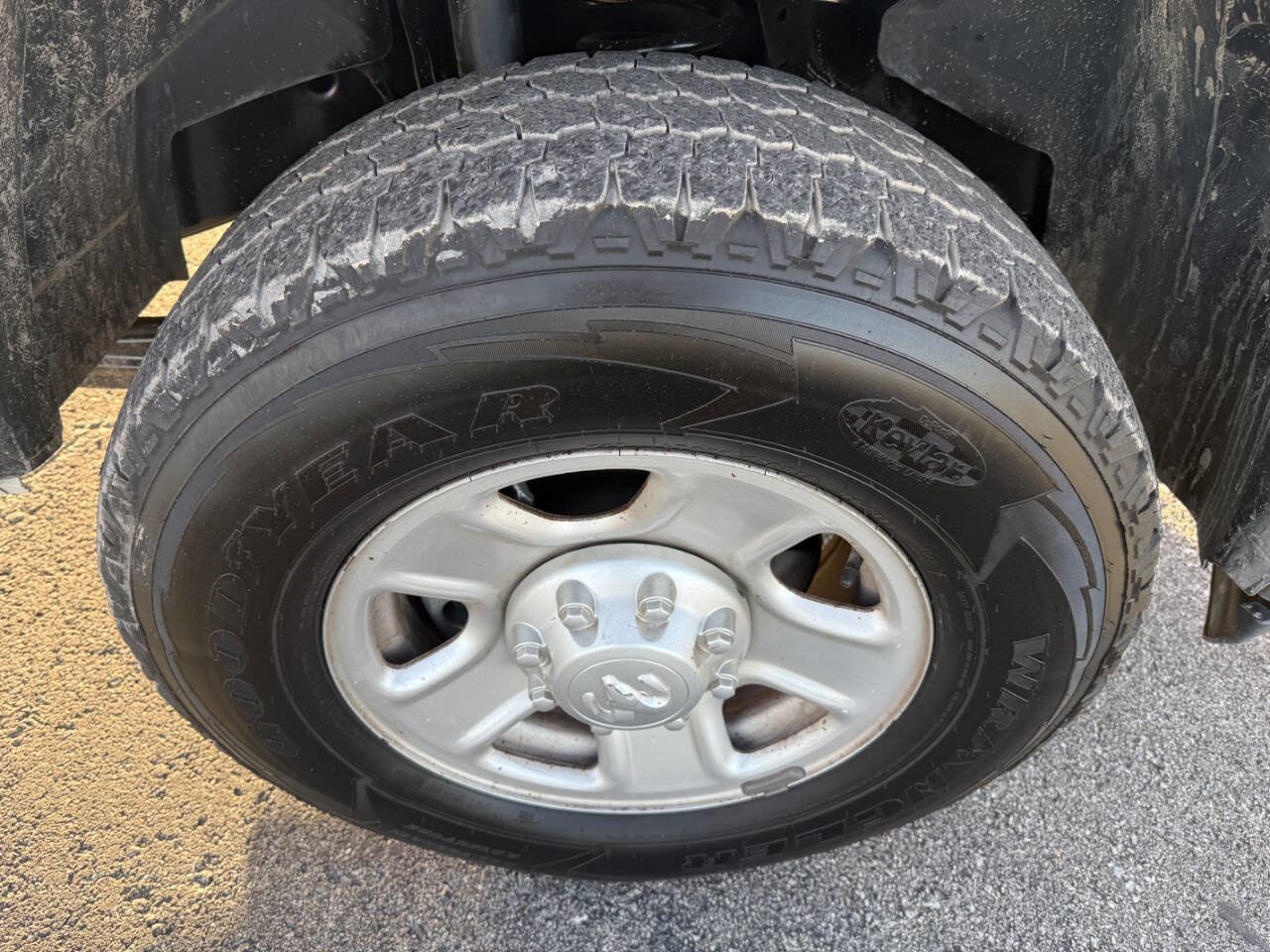 Used 2018 RAM 2500 Tradesman w/ Chrome Appearance Group image 13