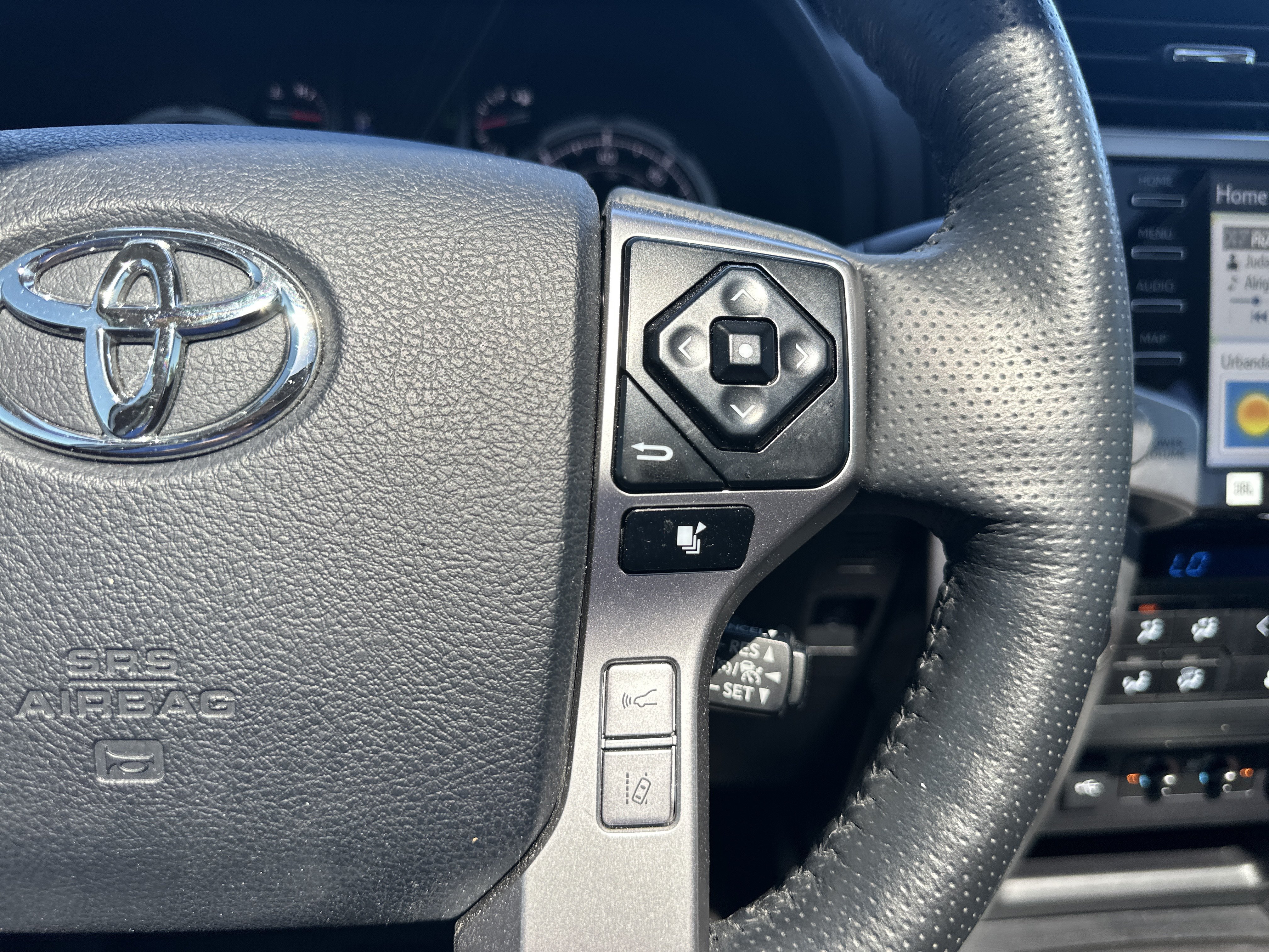 Used 2023 Toyota 4Runner Limited AWD/4WD image 21
