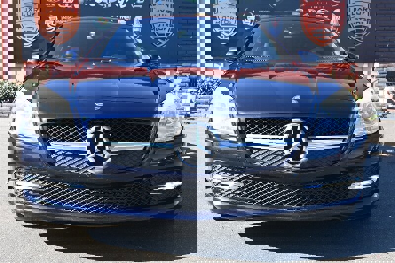 Used 2015 Mercedes-Benz SLK 250 image 2