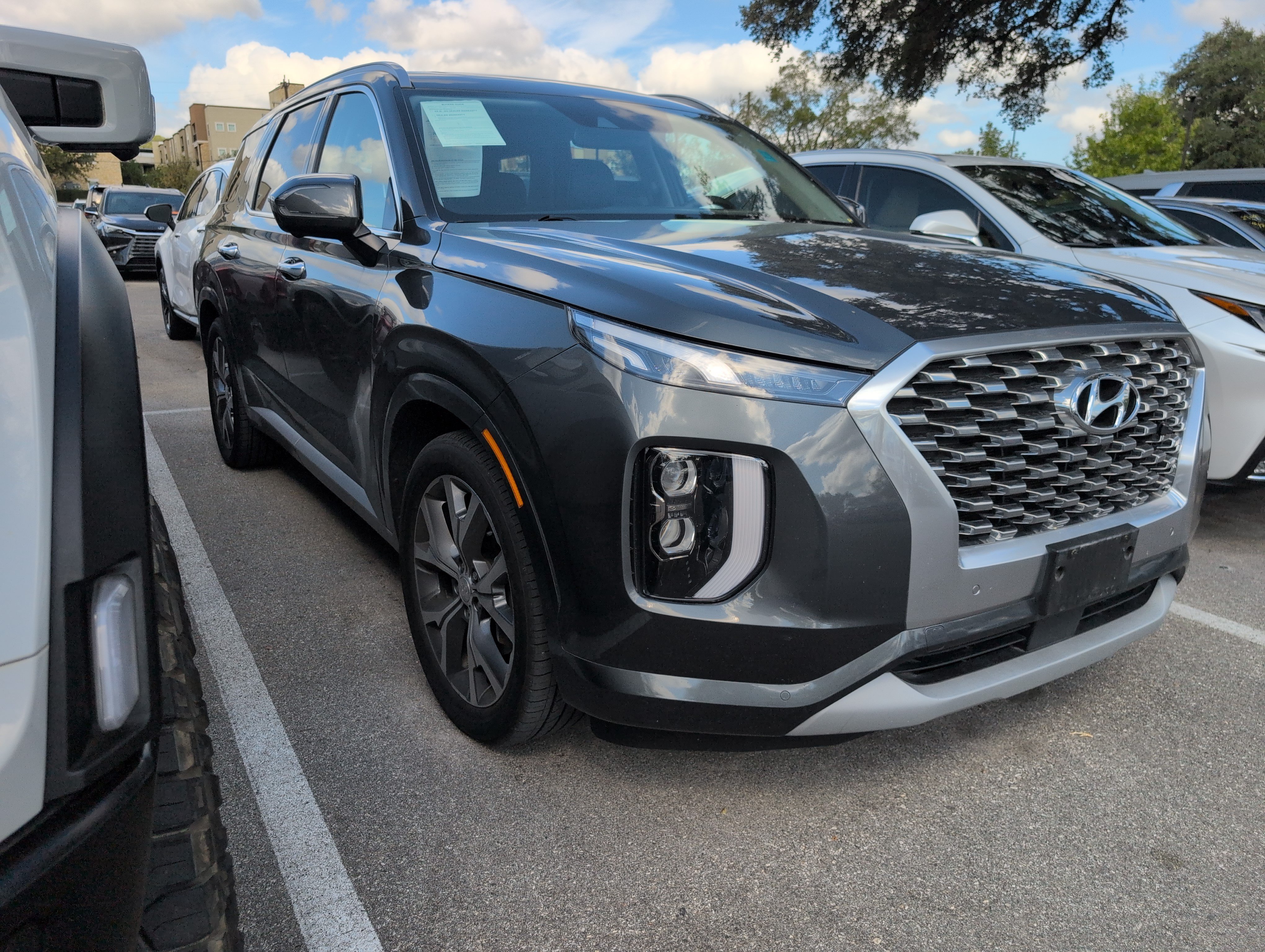 Used 2022 Hyundai Palisade Limited w/ Cargo Package AWD/4WD image 2