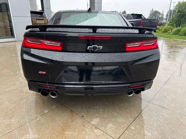 Used 2018 Chevrolet Camaro SS w/ LPO RS/SS Interior Package RWD image 6