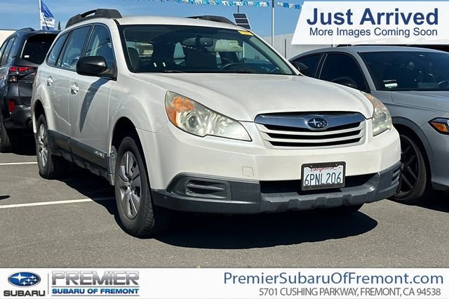 Used 2011 Subaru Outback 2.5i image 1