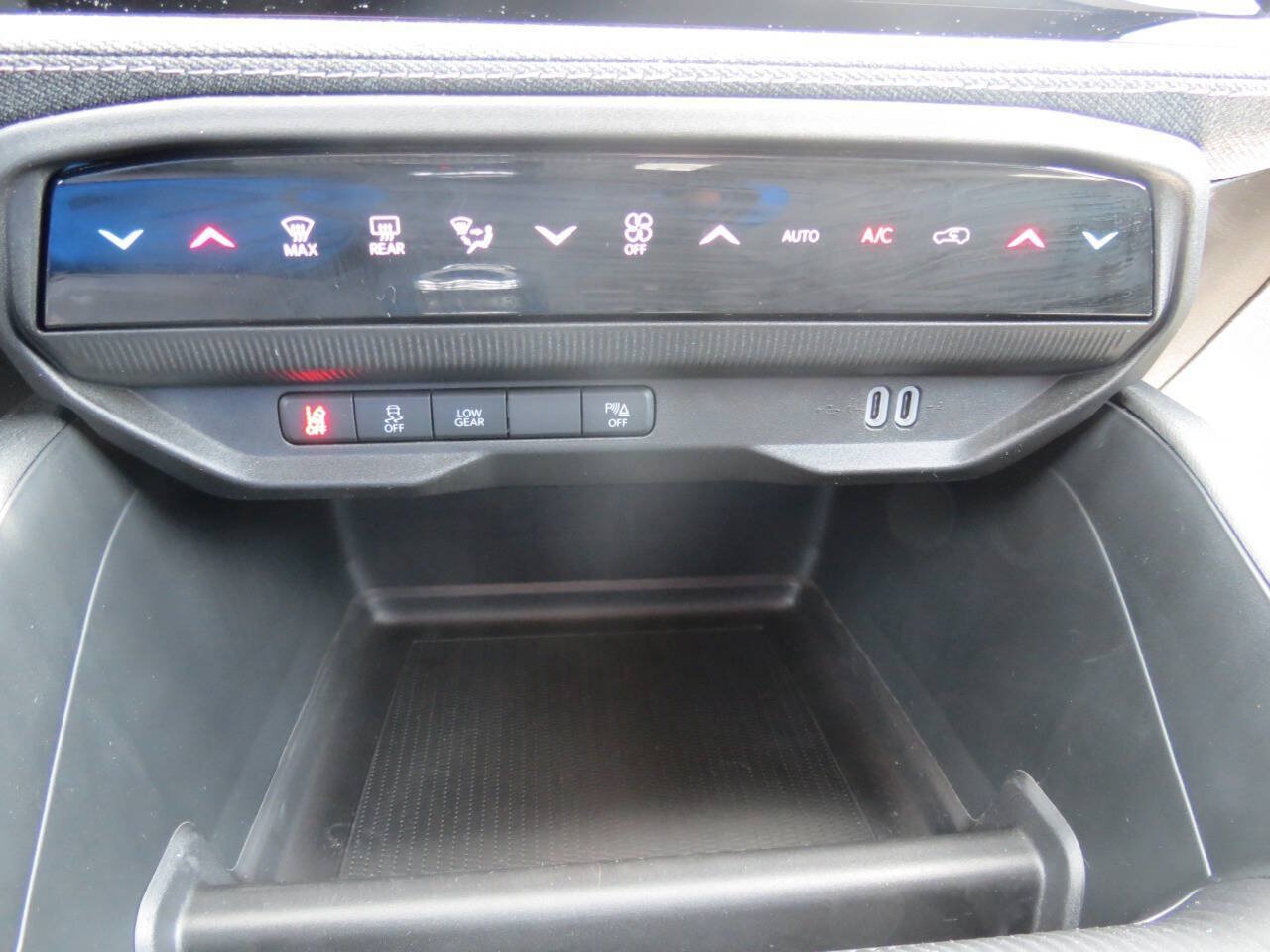 New 2026 Jeep Cherokee Laredo AWD/4WD image 14