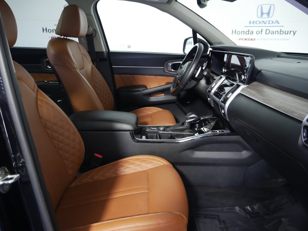 Used 2022 Kia Sorento SX Prestige w/ Rust Color Package AWD/4WD image 6