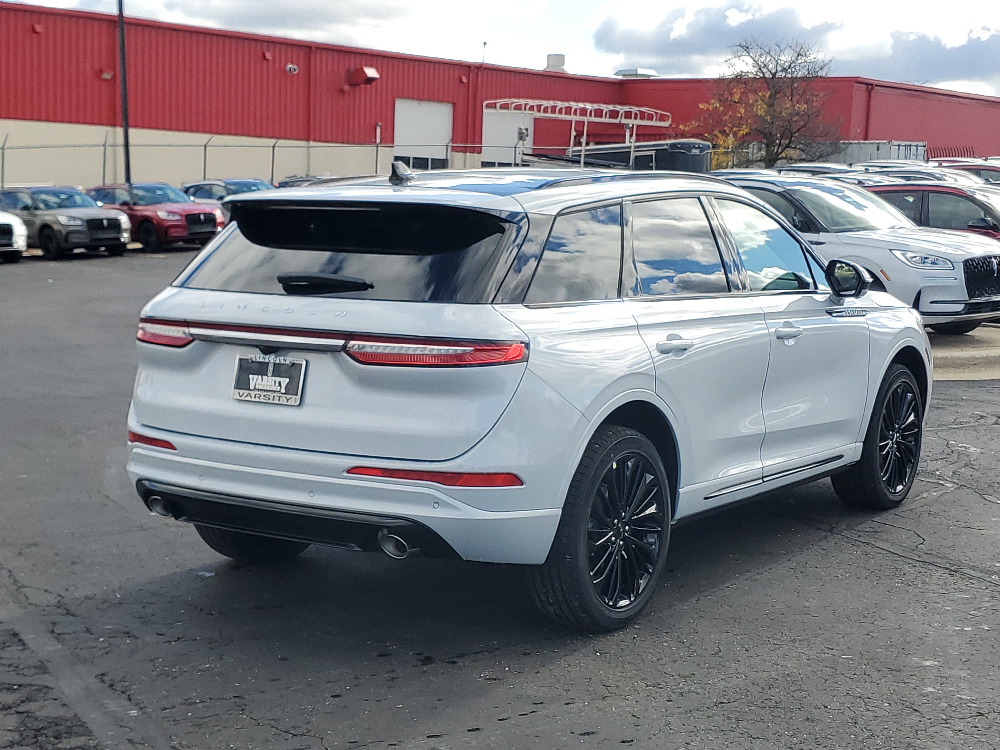 New 2026 Lincoln Corsair Premiere image 4