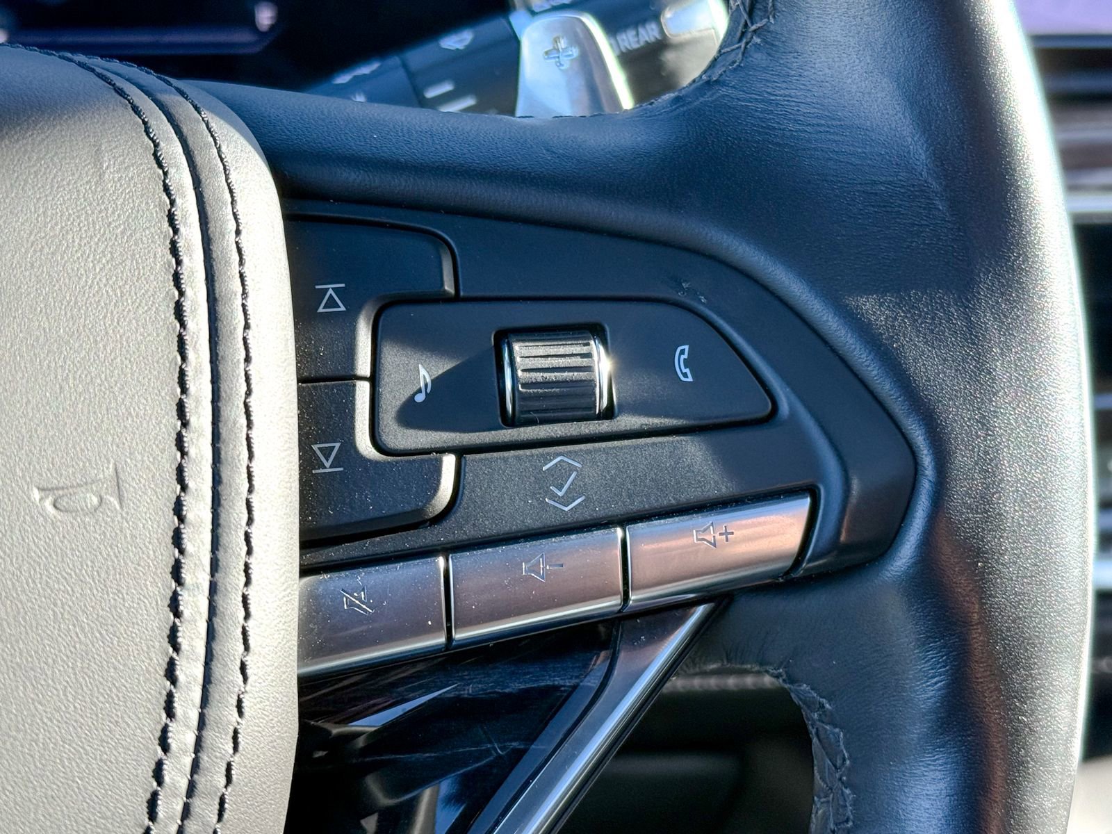 Used 2023 Cadillac Escalade V image 24