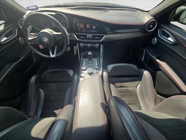 Used 2019 Alfa Romeo Giulia Quadrifoglio w/ Driver Assist Dynamic Package image 16