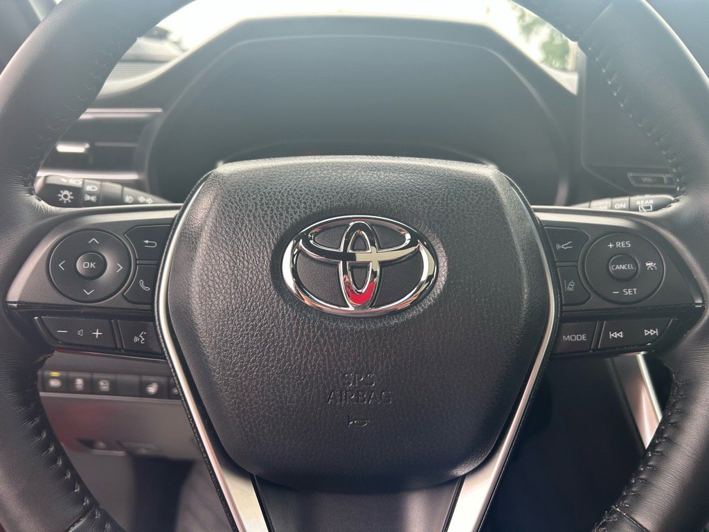 Used 2023 Toyota Venza Limited image 13