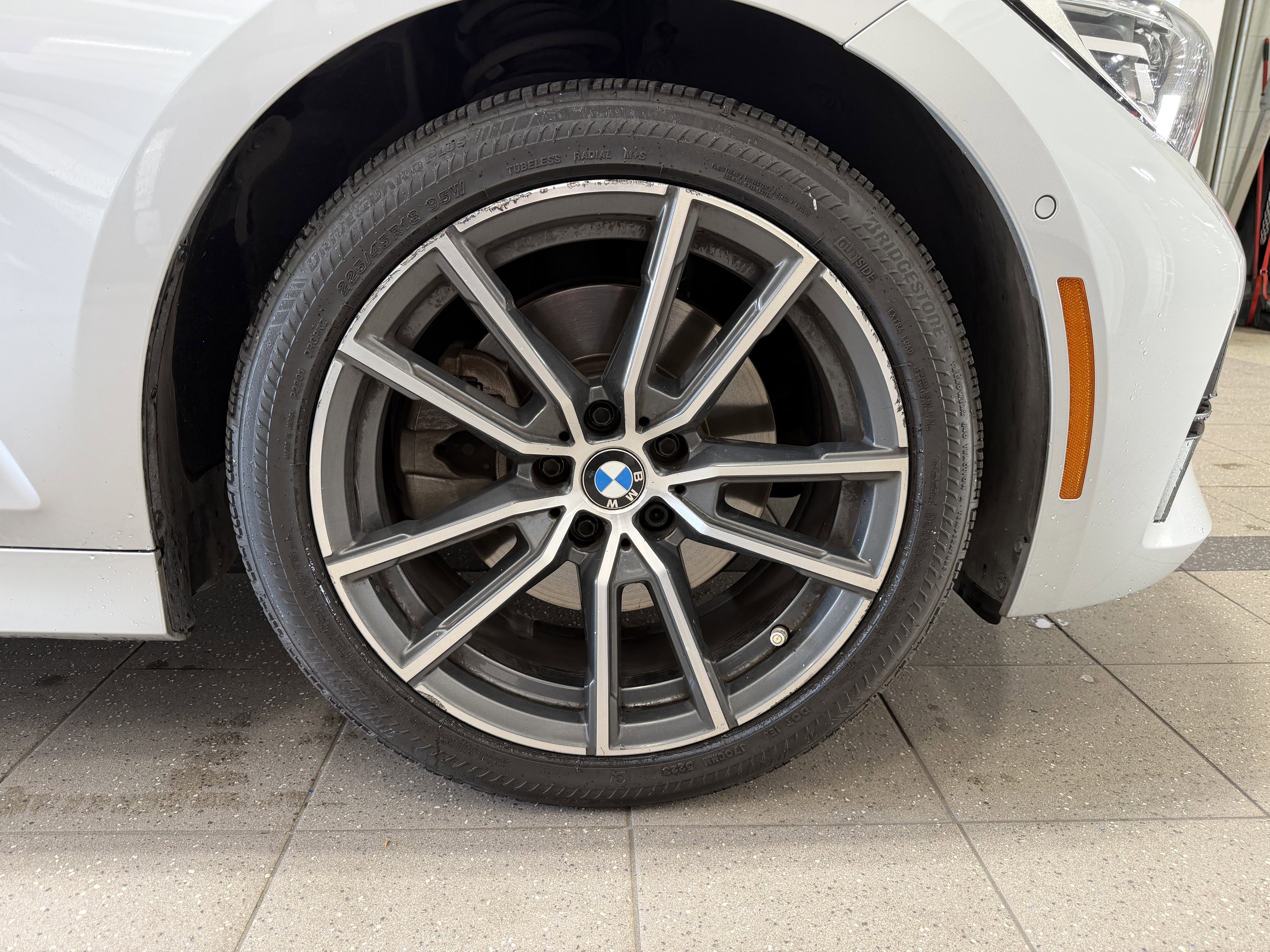 Used 2019 BMW 330i Sedan w/ Premium Package RWD image 2
