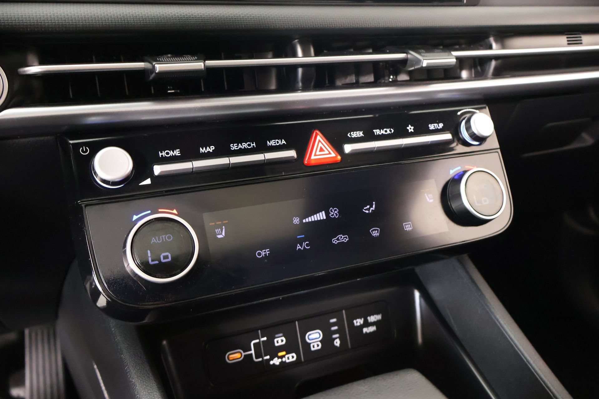 Certified 2026 Hyundai Santa Cruz SEL FWD image 7