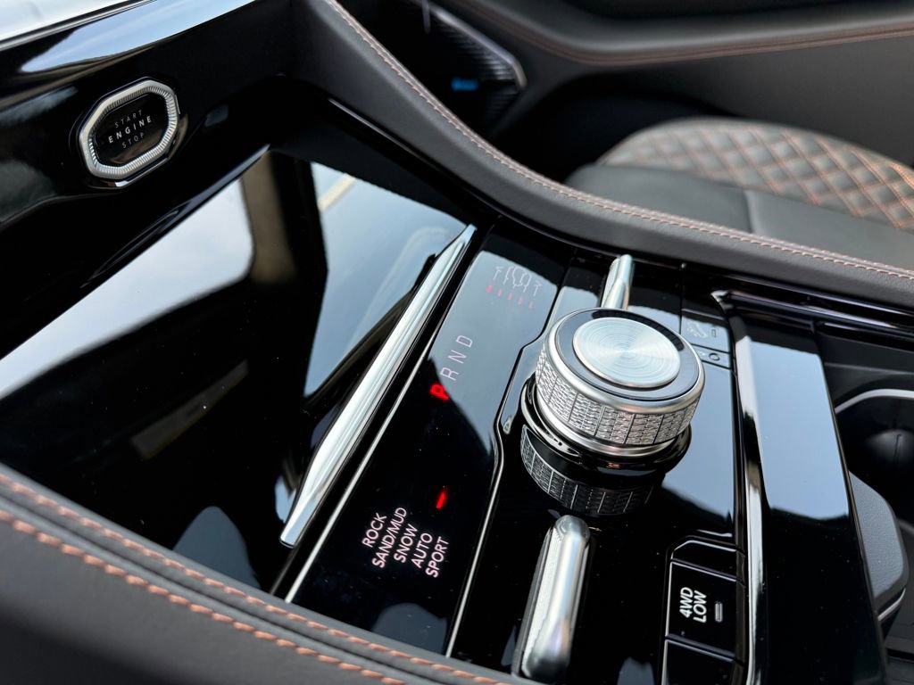 New 2026 Jeep Grand Cherokee L Summit w/ Obsidian Package image 24