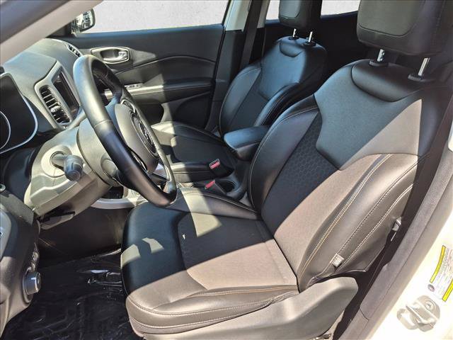 Used 2020 Jeep Compass Latitude w/ Popular Equipment Group FWD image 17