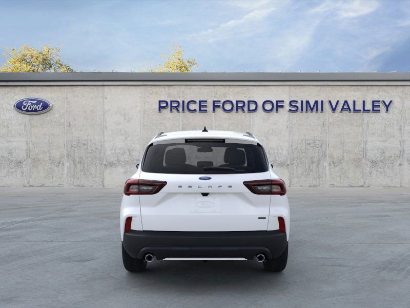Used 2025 Ford Escape ST-Line w/ Equipment Group 301A image 5