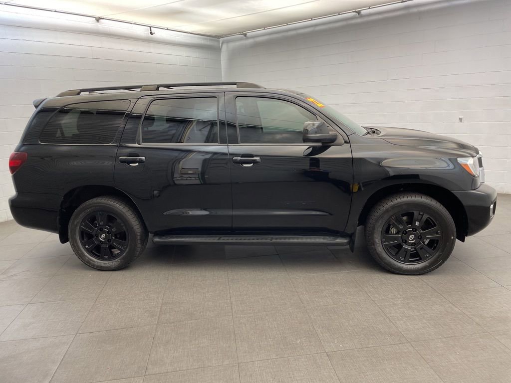 Used 2022 Toyota Sequoia TRD Sport AWD/4WD image 3
