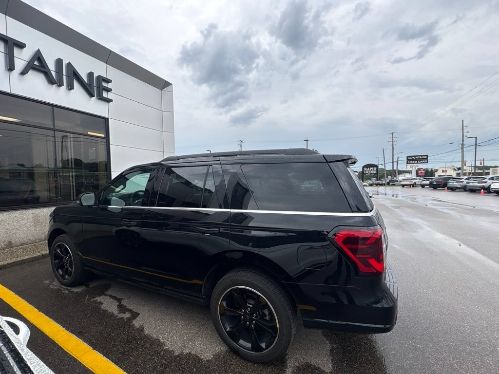 Used 2023 Ford Expedition Limited AWD/4WD image 9