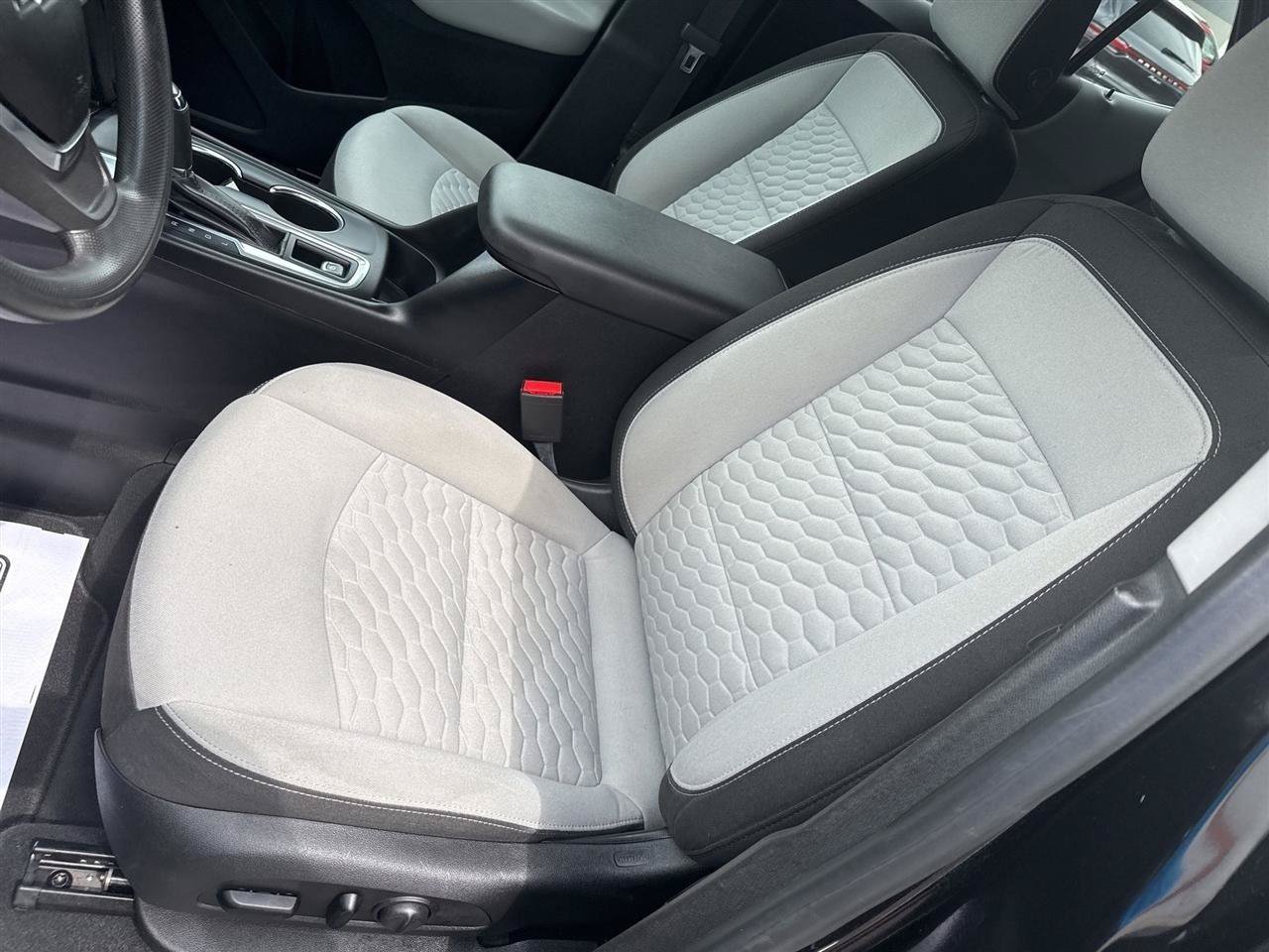 Used 2019 Chevrolet Equinox LT FWD image 30