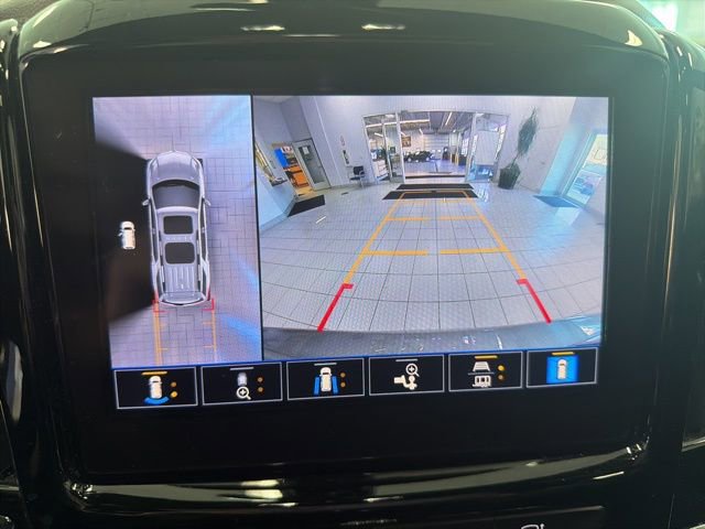 Used 2023 Chevrolet Traverse Premier image 22