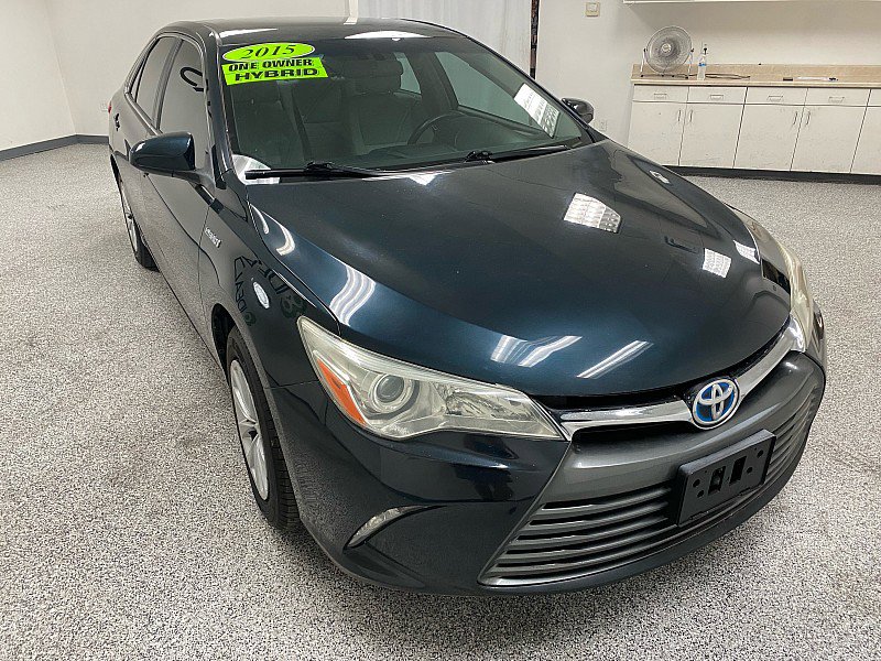 Used 2015 Toyota Camry LE image 3