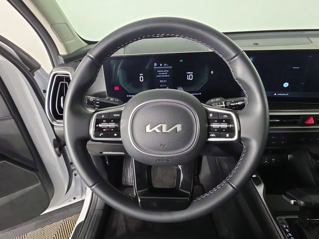 Used 2025 Kia Sorento S image 26