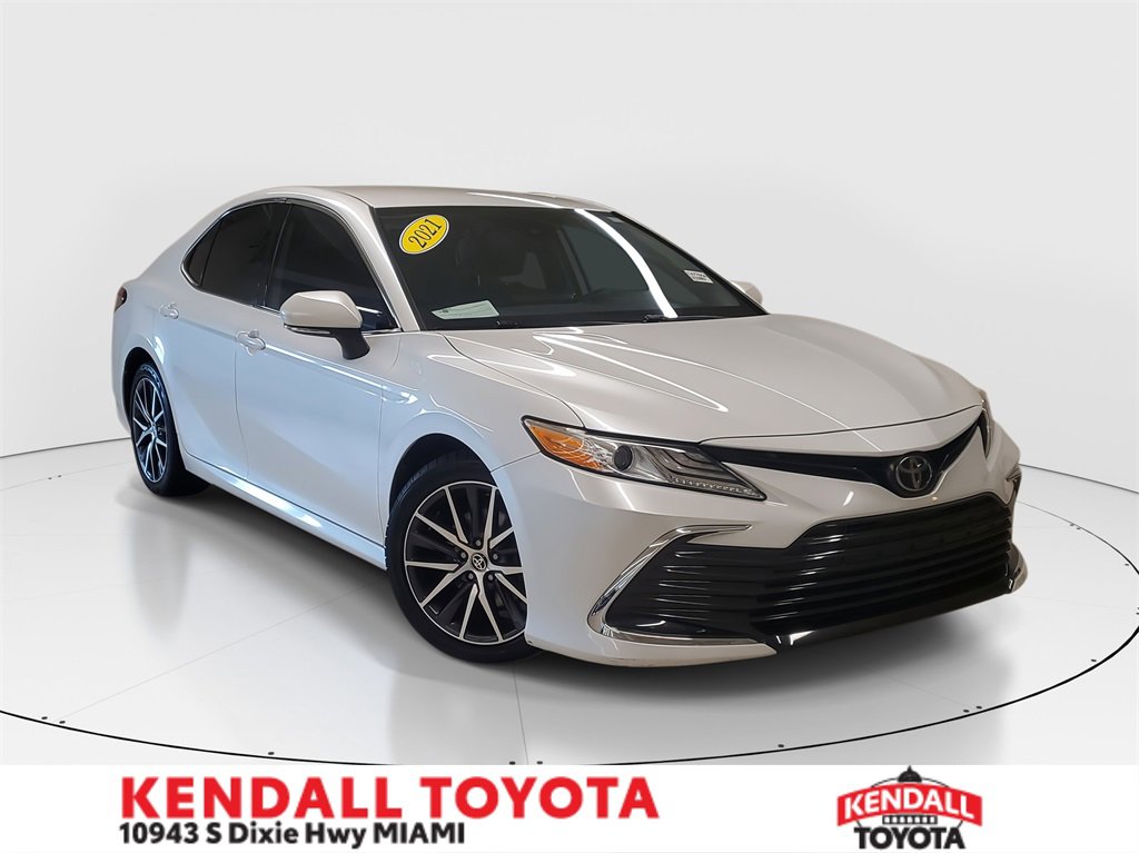 Used 2021 Toyota Camry XLE image 1