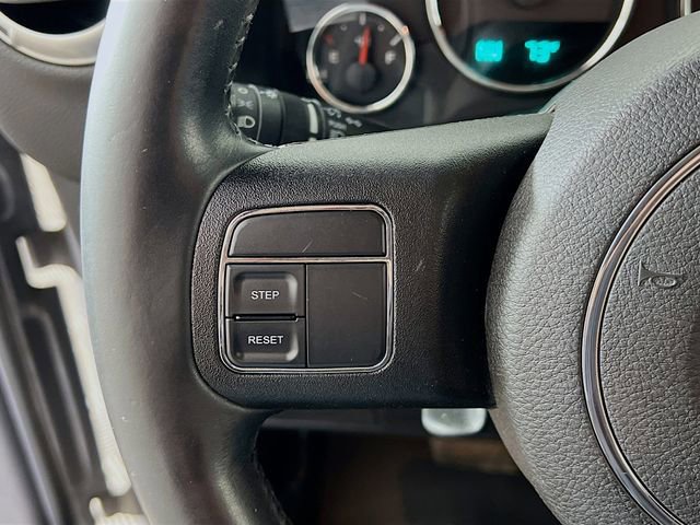 Used 2014 Jeep Wrangler Unlimited Rubicon image 13