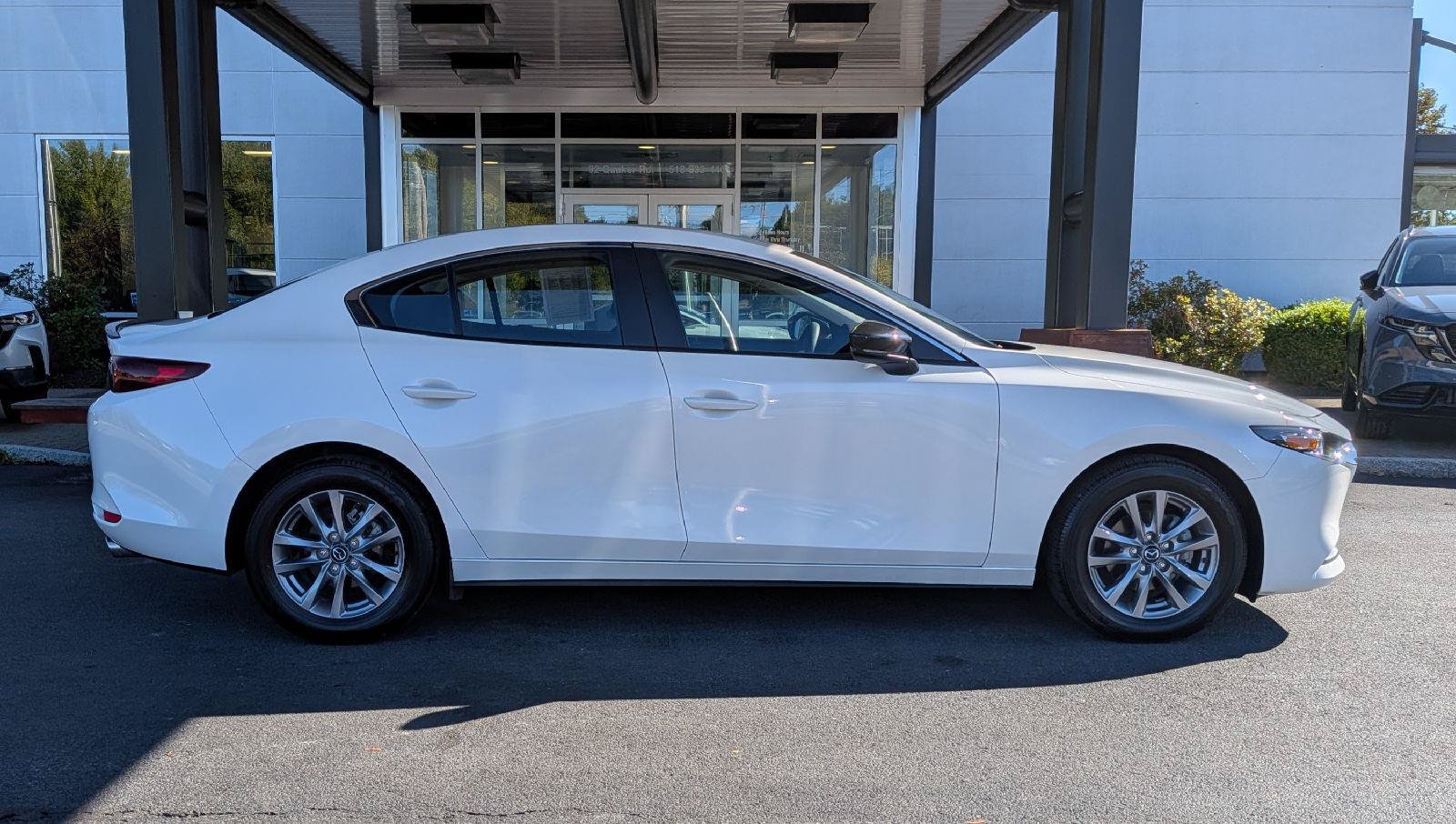 Certified 2025 MAZDA MAZDA3 s w/ Black Accent Package FWD image 5
