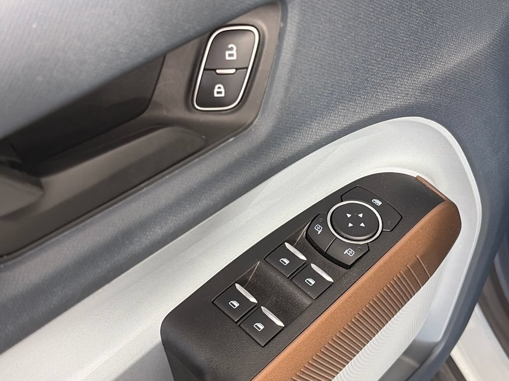 Certified 2024 Ford Maverick Lariat FWD image 25
