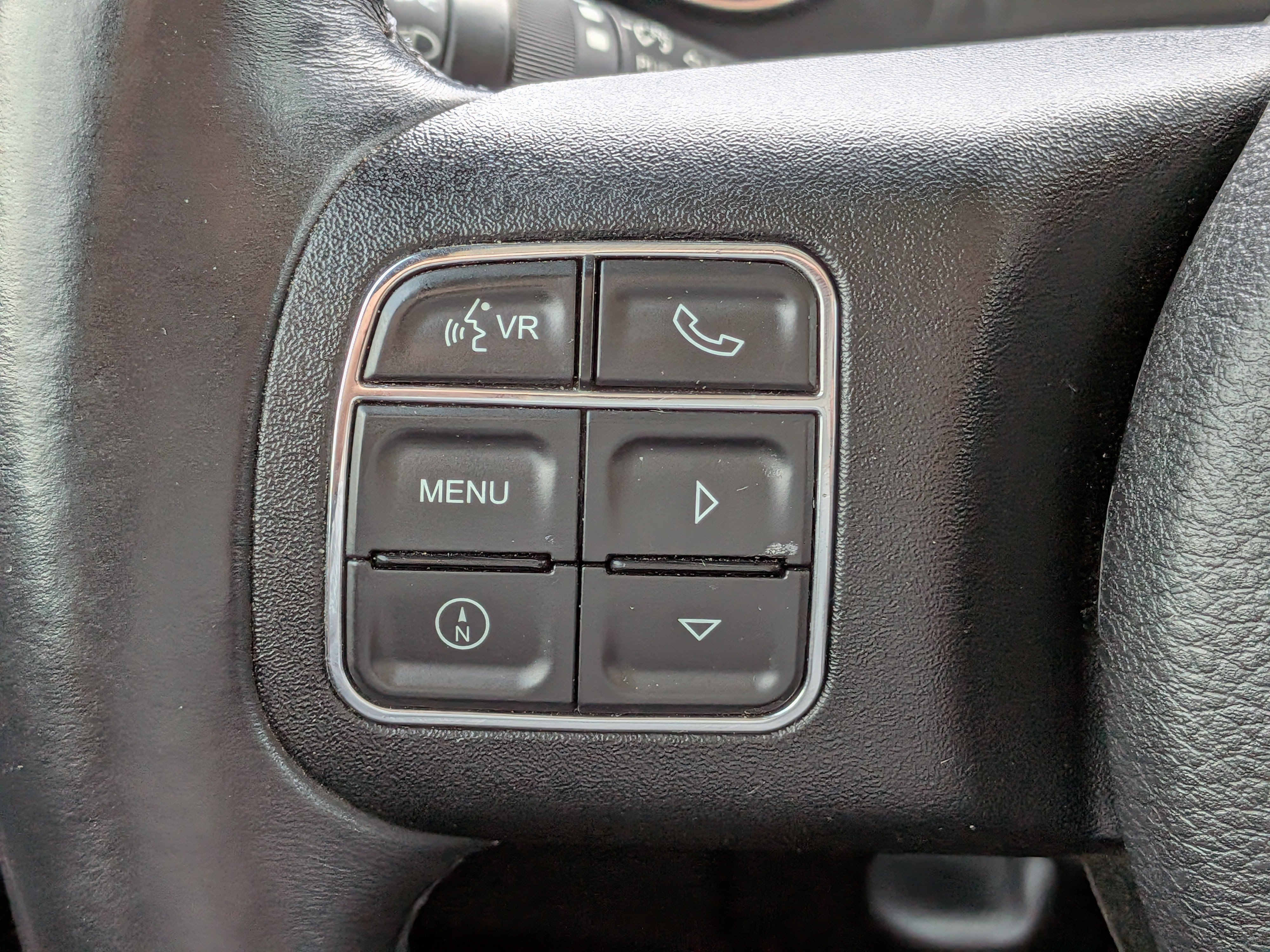 Used 2015 Jeep Wrangler Sahara w/ Connectivity Group AWD/4WD image 22