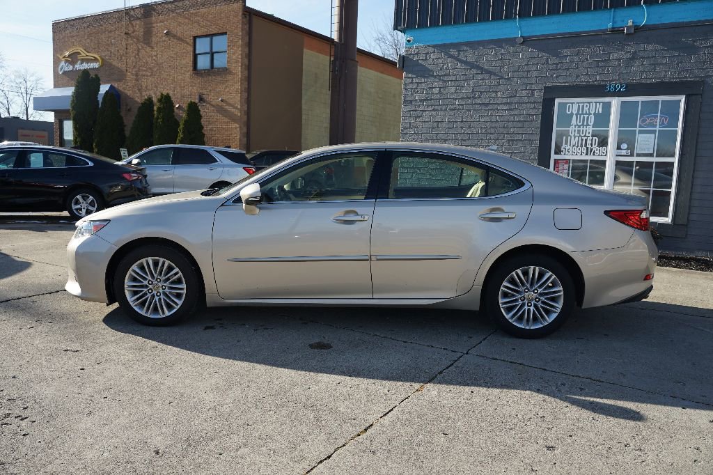 Used 2013 Lexus ES 350 w/ Luxury Pkg FWD image 5