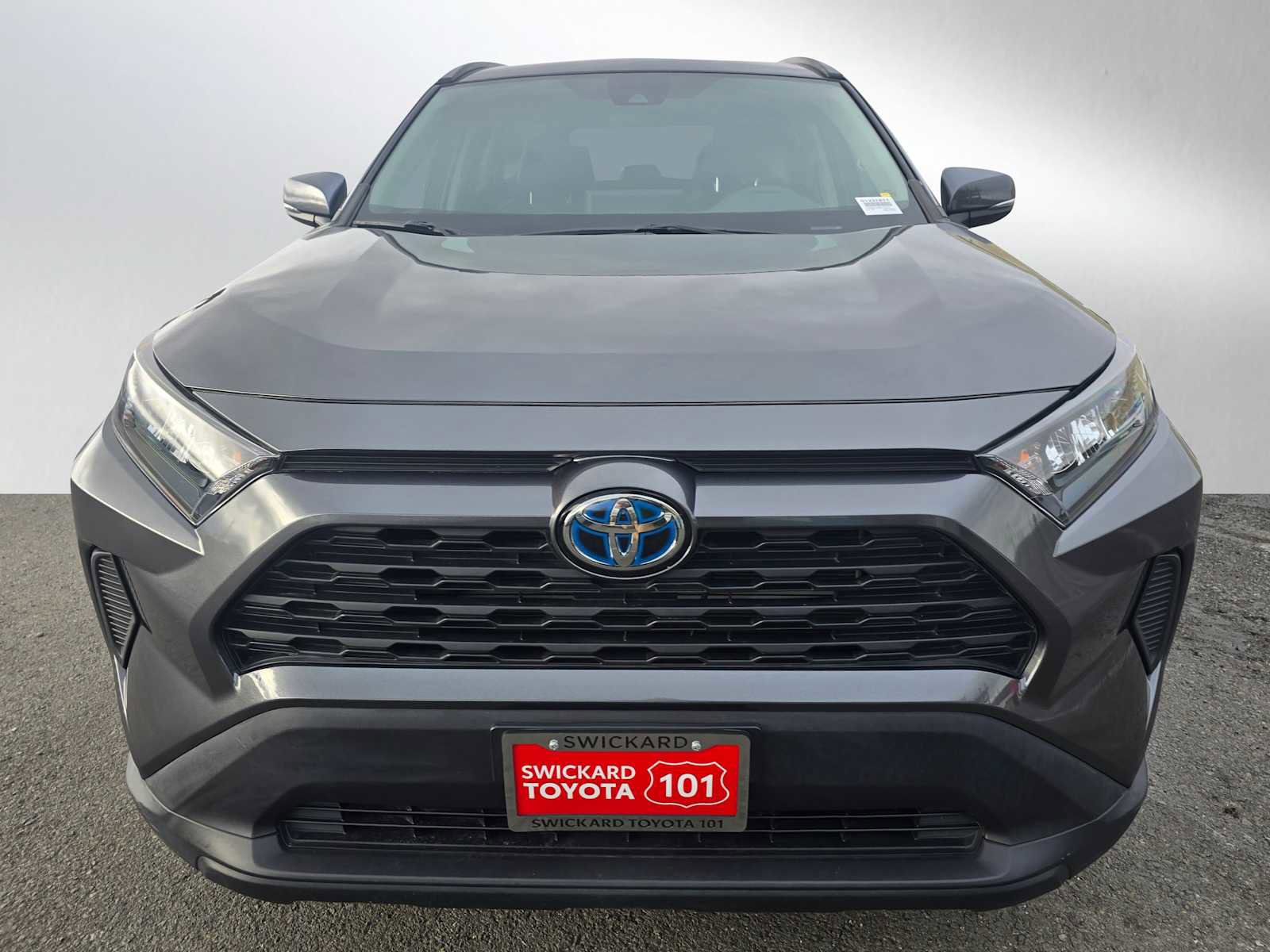 Used 2021 Toyota RAV4 LE image 8