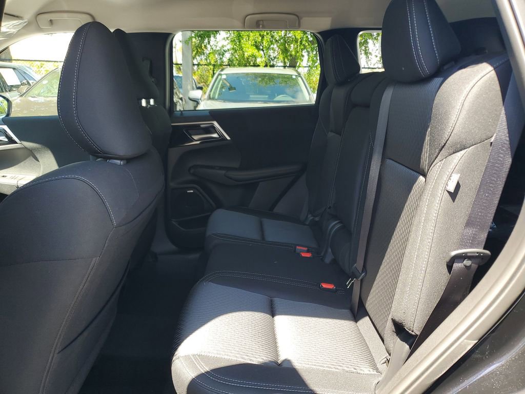 New 2026 Mitsubishi Outlander ES image 12