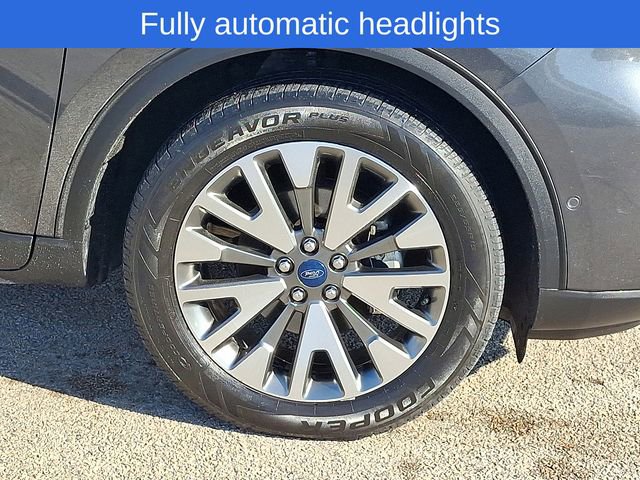 Used 2020 Ford Escape Titanium image 9