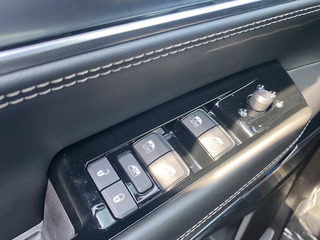 Used 2024 Jeep Grand Wagoneer Series I AWD/4WD image 10
