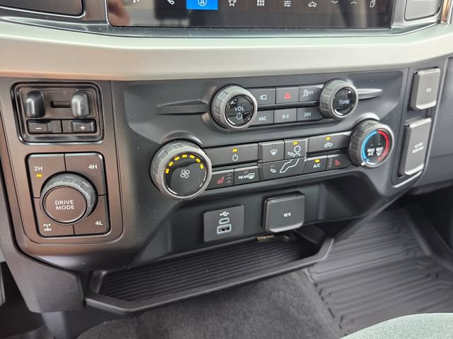 New 2026 Ford F250 XLT w/ XLT Premium Package AWD/4WD image 21