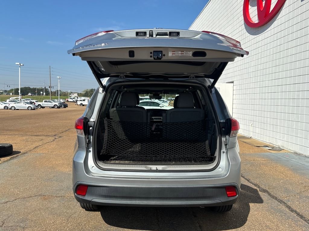 Used 2019 Toyota Highlander XLE image 32