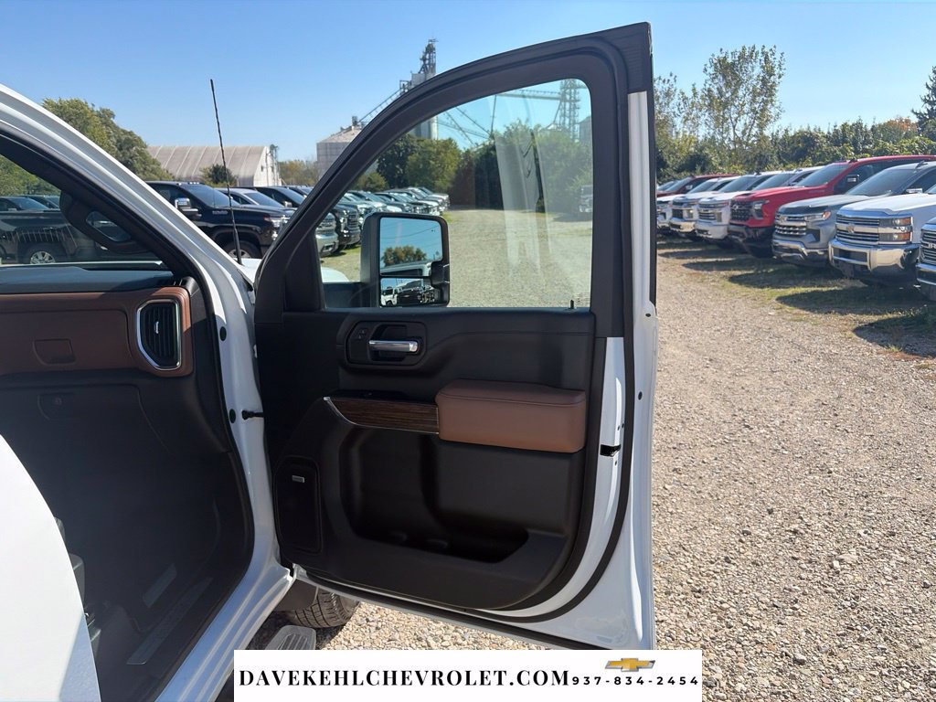 Used 2022 Chevrolet Silverado 3500 High Country AWD/4WD image 26