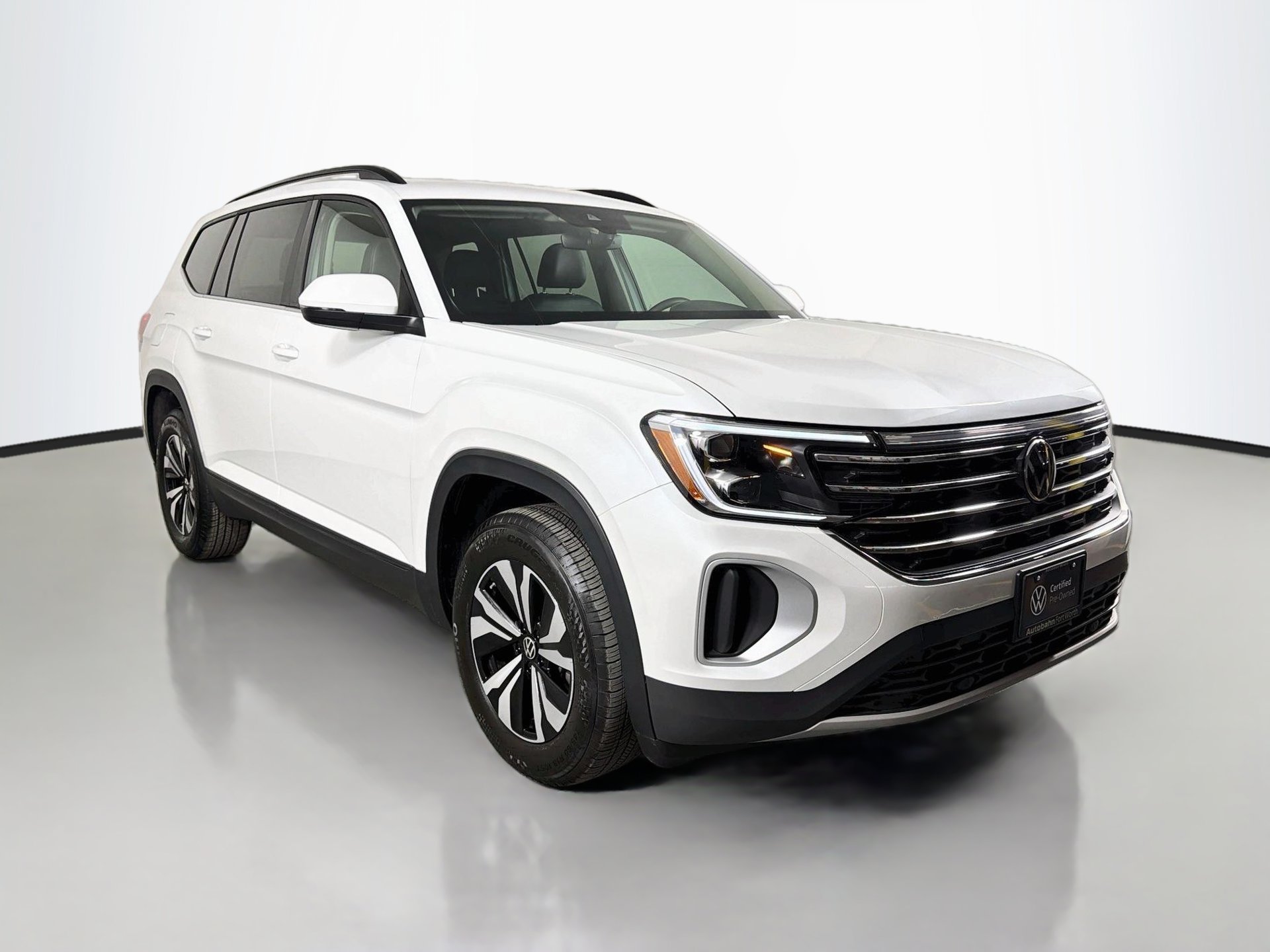 Certified 2026 Volkswagen Atlas SE FWD image 3