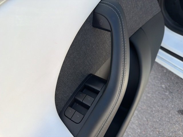 Used 2021 Tesla Model S Plaid image 18