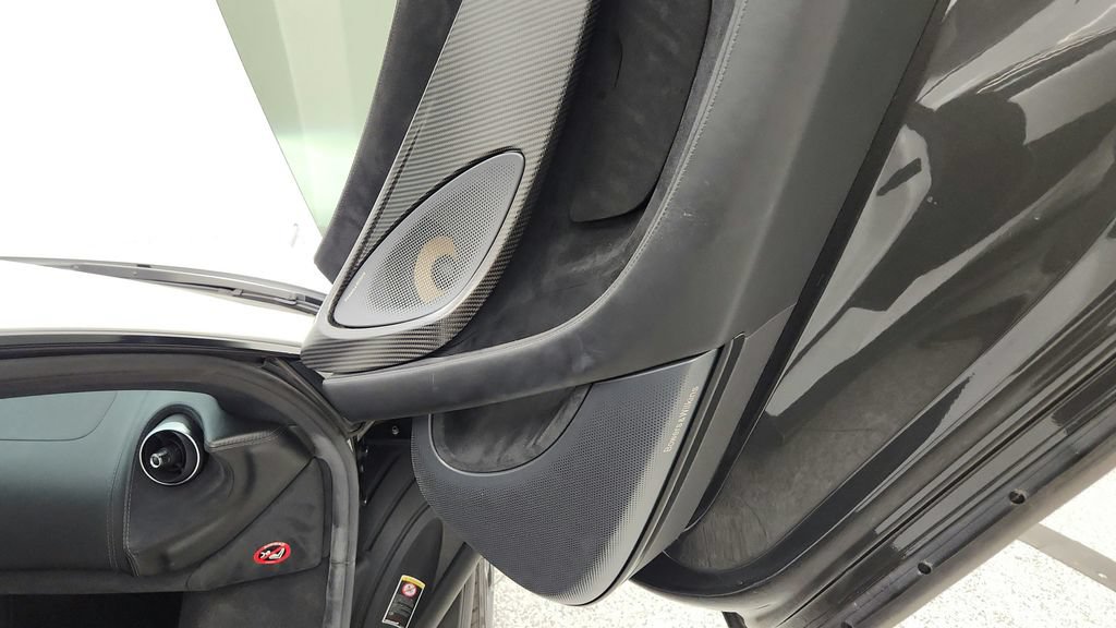 Used 2019 McLaren 600LT RWD image 40