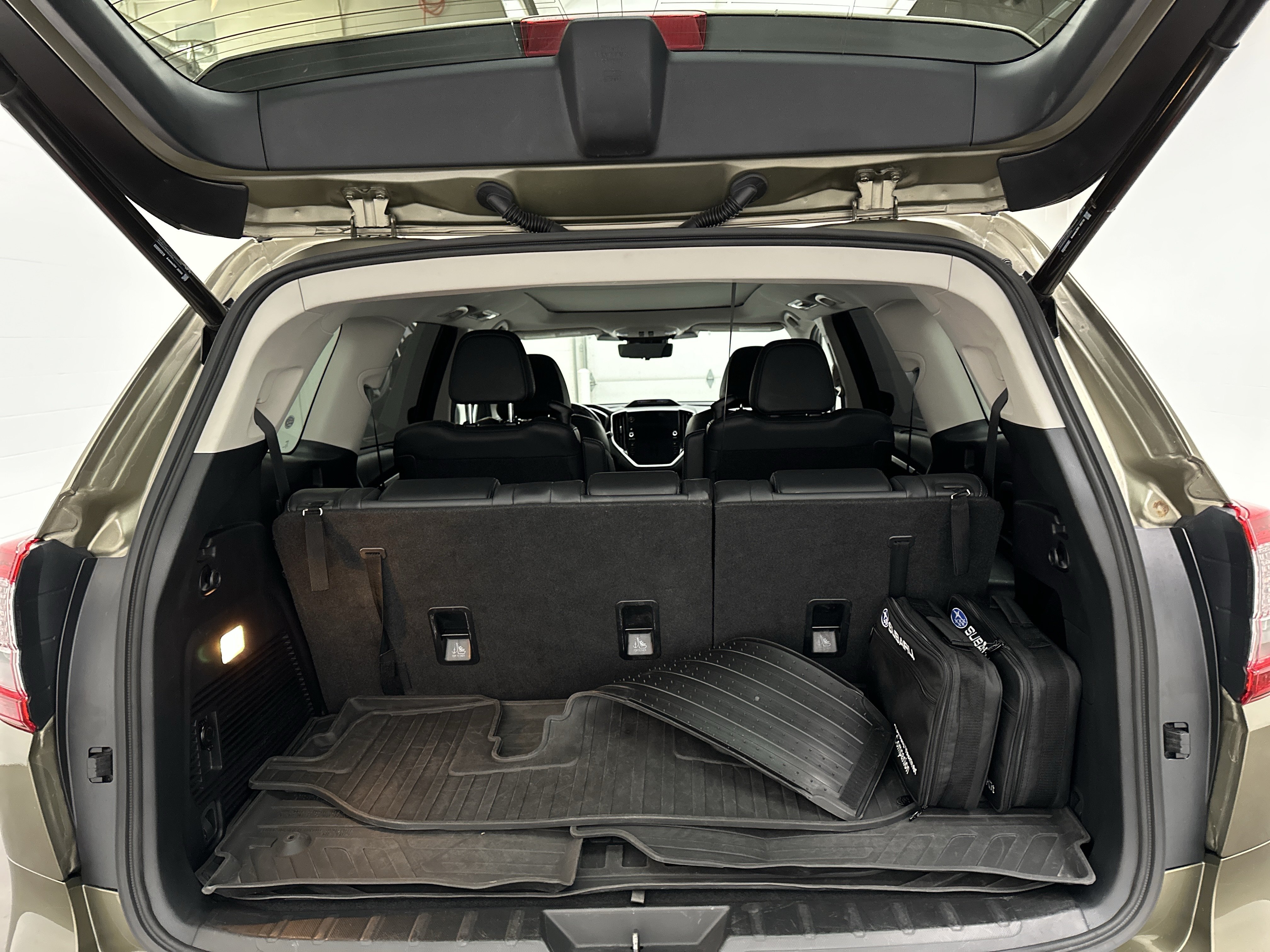Used 2023 Subaru Ascent Touring AWD/4WD image 14