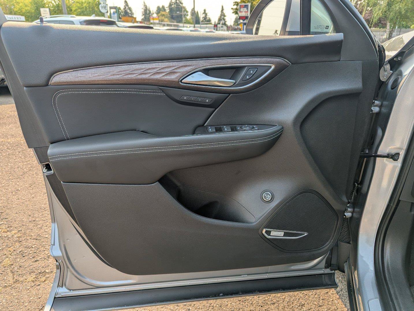 Used 2023 Buick Envision Avenir AWD/4WD image 10