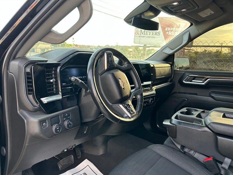 Used 2023 Chevrolet Silverado 1500 LT RWD image 27