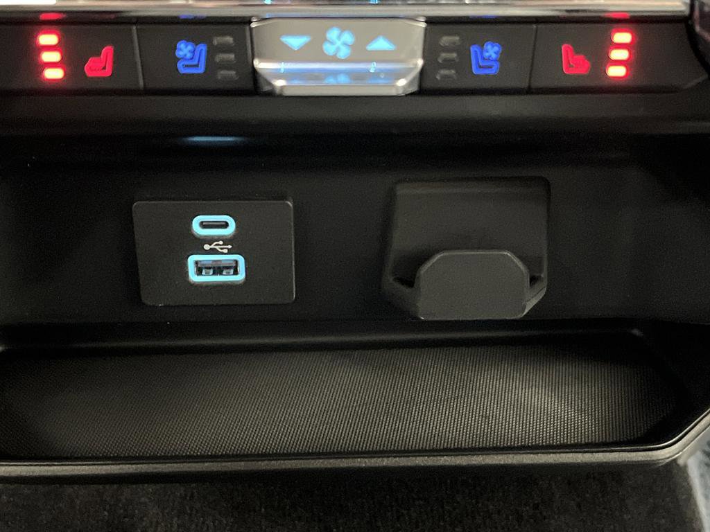 Certified 2022 Ford F150 Lariat w/ Equipment Group 501A Mid image 25