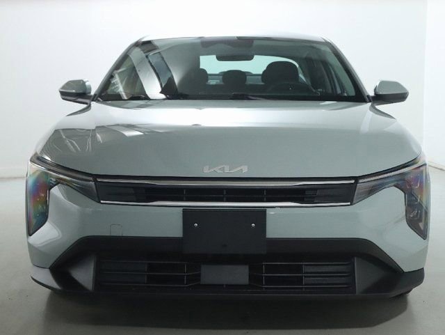 Used 2025 Kia K4 LXS image 5