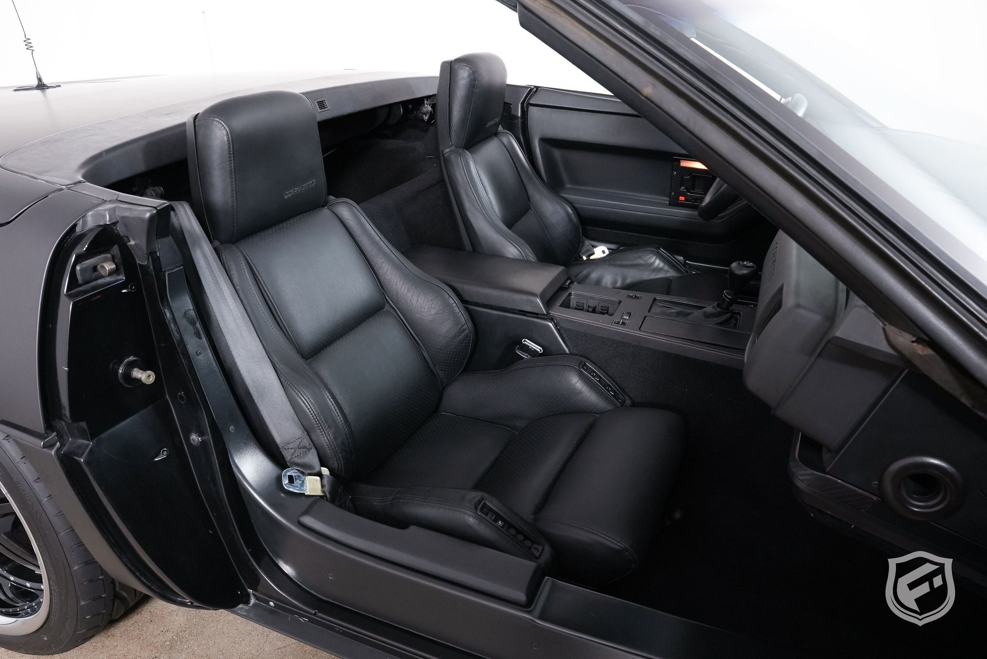 Used 1987 Chevrolet Corvette Convertible RWD image 31